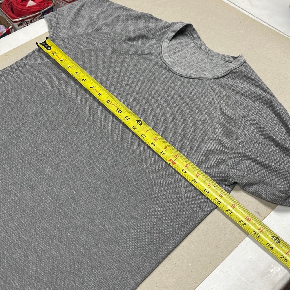 Lululemon athletica breathable fabric sweater
